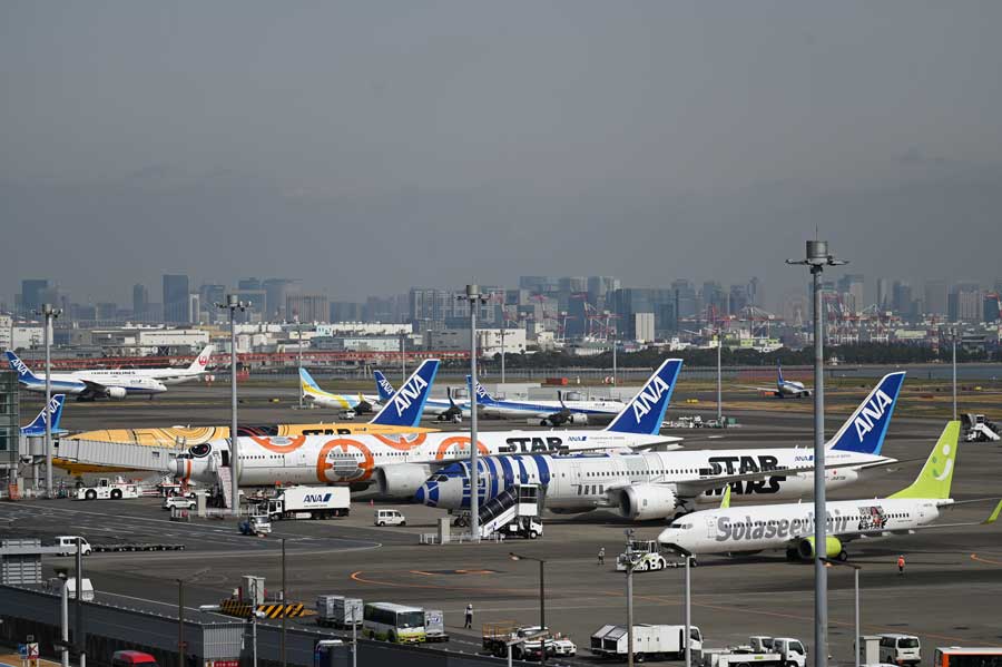ANA「スターウォーズ」特別塗装機2機の運航継続 | 「旅」の総合予約